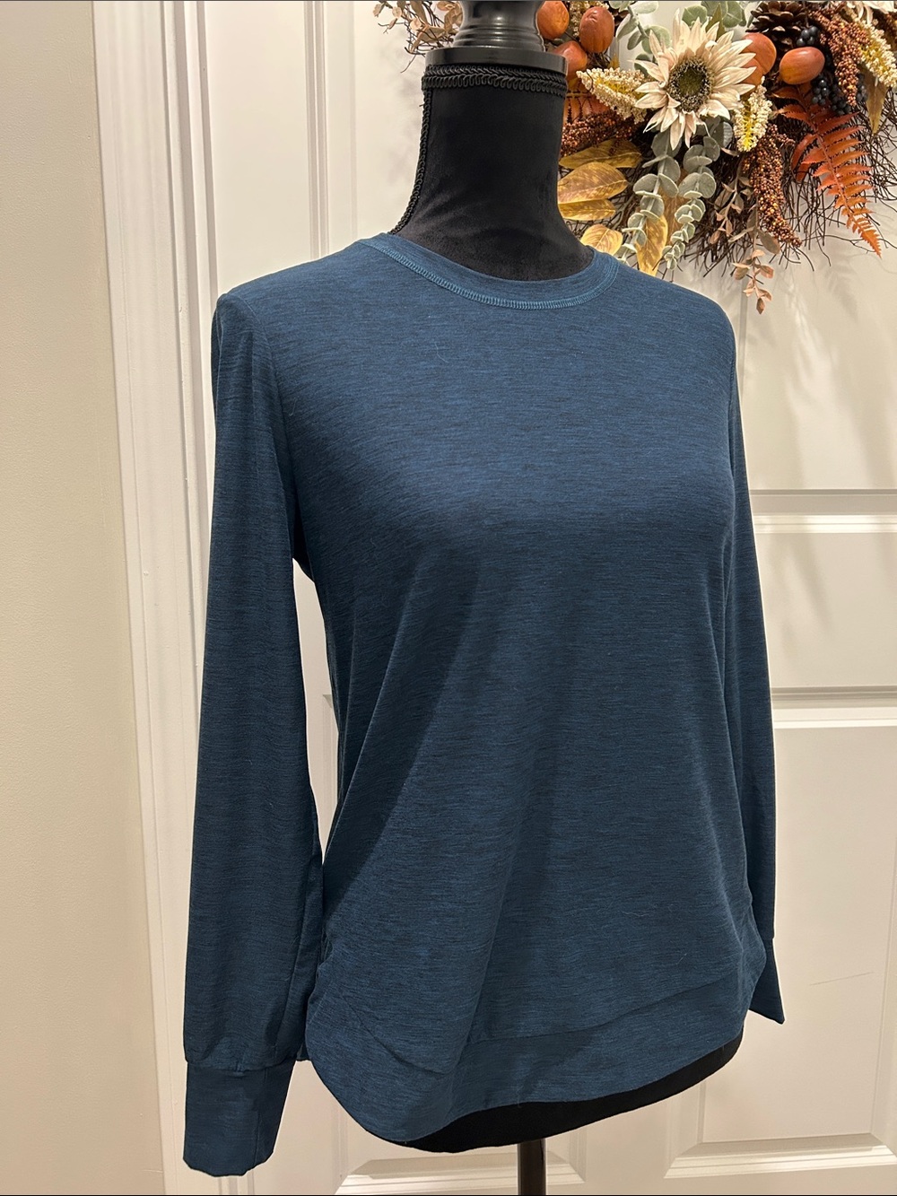 Skechers Women’s Classic Crewneck Long-Sleeve Top - Teal Blue Size XS